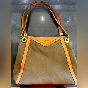Michael Kora Green Canvas three compartment purse